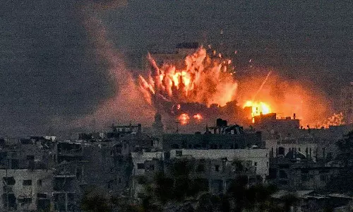 காசாவின் ரபா நகரில் அகதிகள் முகாம் மீது தாக்குதல்- 25 பேர் பலி