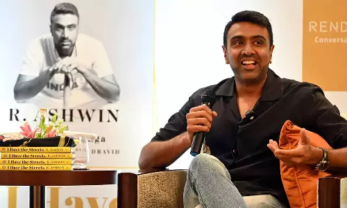 டோனி உங்கள்மீது நம்பிக்கை வைத்துவிட்டால்... கம்பீர் சிரிக்க மாட்டாரு... - அஸ்வின்