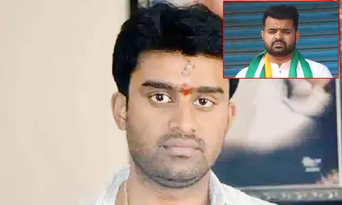 பாலியல் துன்புறுத்தல் புகார்: பிளாக்மெயிலுக்காக கொடுக்கப்பட்டது என பிரஜ்வால் சகோதரர் போலீசில் புகார்