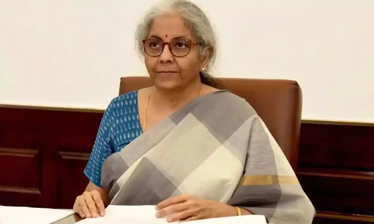 பிளாட்பார்ம் டிக்கெட்டுகளுக்கு ஜி.எஸ்.டி.யில் இருந்து விலக்கு: நிர்மலா சீதாராமன்