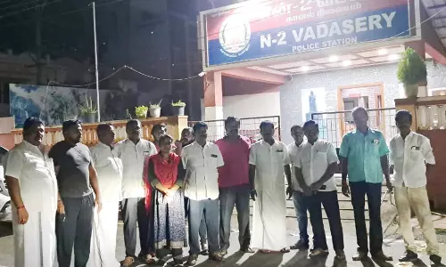 நாகர்கோவிலில் அ.தி.மு.க. போராட்டம் தொடர்பான சுவரொட்டியால் பரபரப்பு: 2 பேர் கைது