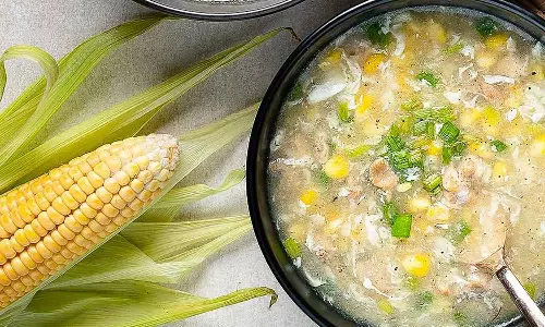 வாங்க... விடுமுறையை சுவீட் கார்ன் சிக்கன் சூப்பில் இருந்து ஆரம்பிக்கலாம்....