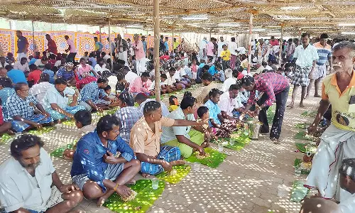 திருச்சுழி அருகே கோவில் திருவிழாவில் `கமகம கறி விருந்து