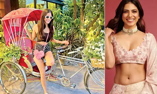 சைக்கிள் ரிக்சாவுடன் மாளவிகா மோகனன்