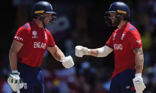 அமெரிக்காவை அடித்து நொறுக்கிய இங்கிலாந்து - 10 விக்கெட்களில் அபார வெற்றி