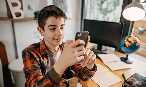 குழந்தைகளின் நடத்தையை மாற்றும் செல்போன்கள்