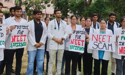 நீட் தேர்வு முறைகேடு விவகாரம்: குஜராத், பீகார் மாநிலங்களுக்கு சி.பி.ஐ. குழுக்கள் விரைந்தன