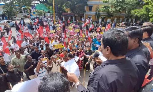 கள்ளச்சாராயத்தை தடுக்க தவறிய தமிழக அரசை கண்டித்து அ.தி.மு.க. ஆர்ப்பாட்டம்