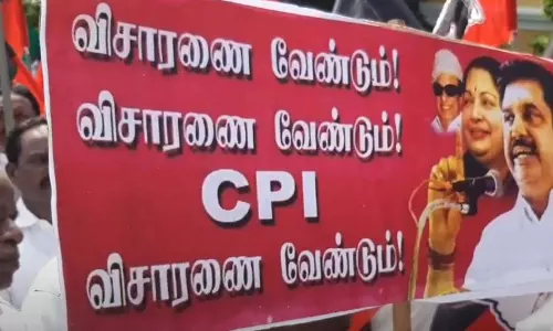 CBI விசாரணையா? CPI விசாரணையா? - போராட்டத்தில் கன்பியூஸ் ஆன அதிமுகவினர்