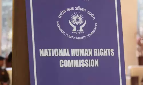 கள்ளச்சாராய விவகாரம்- தமிழக அரசுக்கு நோட்டீஸ் அனுப்பிய மனித உரிமை ஆணையம்