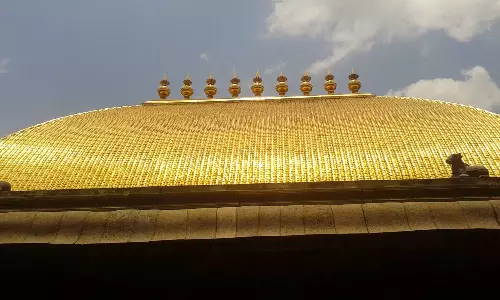 கோவிலின் தங்க விமானக் கூரை அமைத்து பொன் வேய்ந்த சோழனான பராந்தக சோழன்