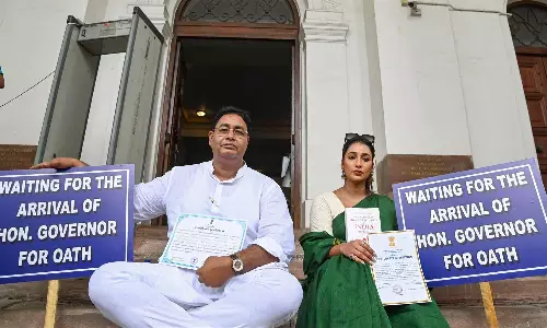 தலைதூக்கிய ஈகோ: பதவி ஏற்க முடியாமல் திணறும் திரிணாமுல் காங்கிரஸ் எம்.எல்.ஏ.க்கள்