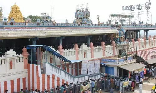 ஆடி கிருத்திகை.. திருவள்ளூர் மாவட்டத்திற்கு ஜூலை 29-ந்தேதி உள்ளூர் விடுமுறை