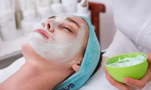 வீட்டிலேயே எப்படி முகத்தை பிரகாசிக்க வைப்பது?