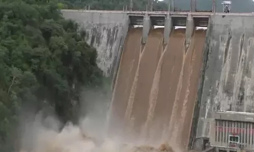 பில்லூர் அணையிலிருந்து 14 ஆயிரம் கனஅடி நீர் திறப்பு- பவானி ஆற்றில் வெள்ள அபாய எச்சரிக்கை