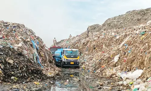 தஞ்சை ஜெபமாலைபுரம் குப்பை கிடங்கில் தீ விபத்து: மக்கள் அவதி