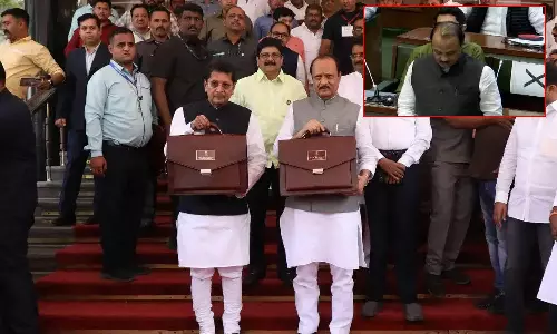 பெண்களுக்கு மாதம் ரூ.1500: 3 சிலிண்டர் இலவசம்- மகாராஷ்டிரா பட்ஜெட்டில் அறிவிப்பு