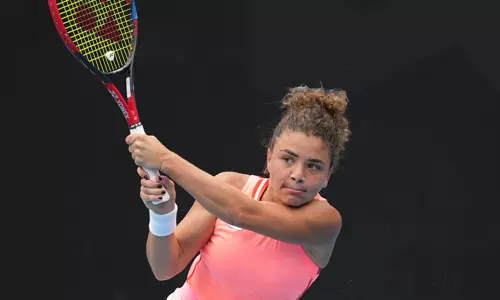 ஈஸ்ட்போர்ன் டென்னிஸ் போட்டி: அரையிறுதியில் இத்தாலி வீராங்கனை தோல்வி