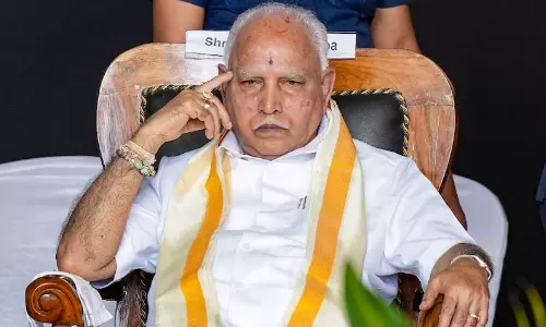 தாயையும் மகளையும்  சரிக்கட்ட பணம் கொடுத்த எடியூரப்பா.. போக்சோ வழக்கில் சி.ஐ.டி பரபரப்பு அறிக்கை