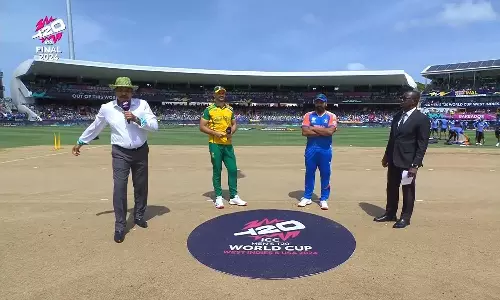 டி20 உலகக் கோப்பை இறுதிப் போட்டி: ரோகித் சர்மா டாஸ் வென்று பேட்டிங் தேர்வு