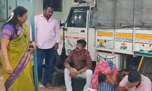 சட்டவிரோதமாக வயிற்றில் இருக்கும் சிசுவை கண்டறிந்த கும்பல் அதிரடி கைது