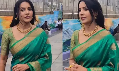 திருப்பதி ஏழுமலையான் கோயிலில் சாமி தரிசனம் செய்த நடிகை பிரியா ஆனந்த்