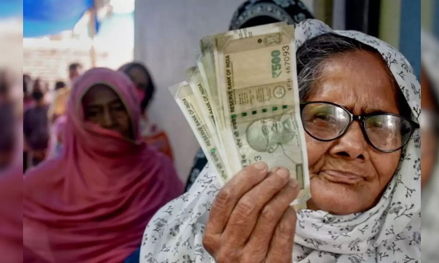 ஆந்திராவில் இன்று முதல் ரூ.4000 முதியோர் உதவித்தொகை வீடு வீடாக வினியோகம் |  Door-to-door distribution of Rs.4000 old age stipend in Andhra Pradesh from  today