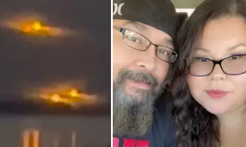 4 சூரியன்கள் போல பிரகாசித்த பறக்கும் தட்டுகள்?- வீடியோ