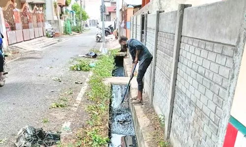 கால்வாயில் தேங்கி இருந்த 15 ஆயிரம் கிலோ குப்பைகள் அகற்றம்