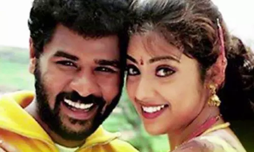 மீனா மலரும் நினைவுகள்... சிக் உடையில் கிக்...