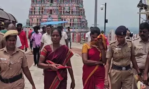 திருத்தணி கோவில் உண்டியல் காணிக்கை ரூ.1.15 லட்சம் திருடிய 2 பெண்கள் கைது