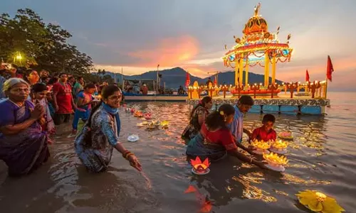 அனைத்து தீா்த்தங்களும் ஒருசேர விளங்கும் மகாமக தீர்த்தம்