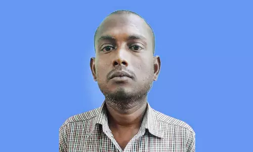 கிராம நிர்வாக அதிகாரியை அறைந்த கடை உரிமையாளர் கைது