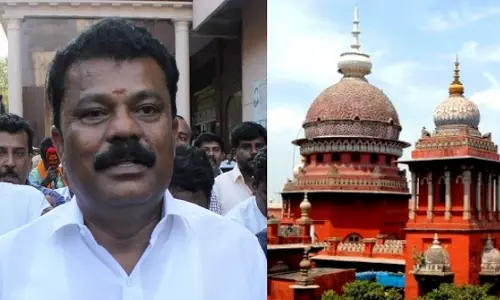 அ.தி.மு.க. முன்னாள் அமைச்சரின் 3 ஆண்டு சிறை தண்டனை ரத்து