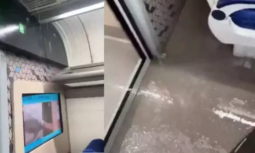 வந்தே பாரத் ரெயிலின் மேற்கூரையில் இருந்து  தண்ணீர் ஒழுகியதால் பயணிகள் அவதி - வீடியோ