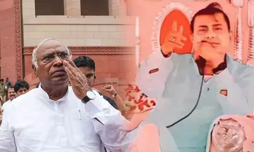 ஹத்ராஸ் கூட்ட நெரிசல்: போலி சாமியார்களை சமாளிக்க புது சட்டங்கள் தேவை - கார்கே