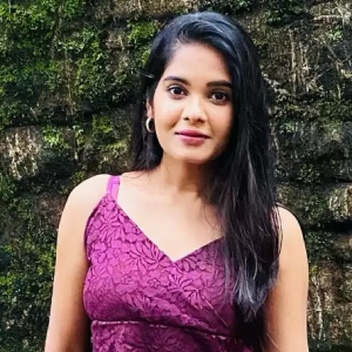 மேக்னா. J