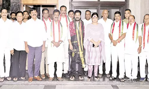 தெலுங்கானாவில் 6 எம்.எல்.சி.க்கள் காங்கிரசில் இணைந்தனர்
