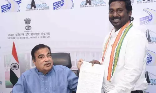 சாலை பணிகளுக்கு ரூ.21 கோடி சிறப்பு நிதி: மத்திய அமைச்சரிடம் விஜய் வசந்த் எம்.பி கோரிக்கை!