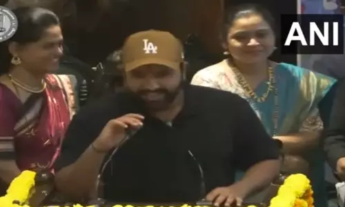 மகாராஷ்டிரா சட்டசபையில் ரோகித் சர்மா உள்ளிட்ட மும்பை வீரர்களுக்கு பாராட்டு விழா