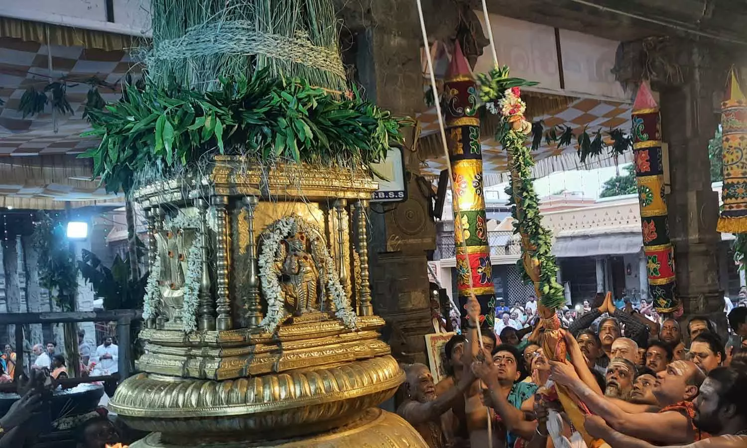 அருணாசலேஸ்வரர் கோவிலில் ஆனி பிரமோற்சவ விழா- கொடியேற்றத்துடன் தொடங்கியது அருணாசலேஸ்வரர் கோவிலில் ஆனி பிரமோற்சவ விழா- கொடியேற்றத்துடன் தொடங்கியது