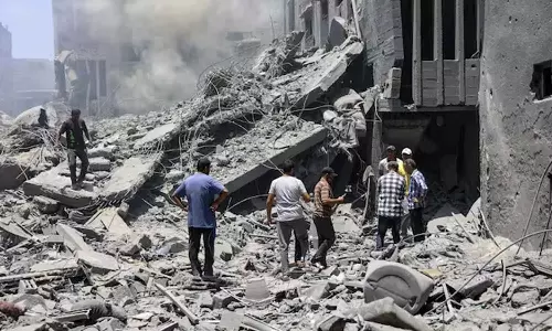 காசாவில் பள்ளி மீது குண்டு வீச்சு- 16 பேர் பலி