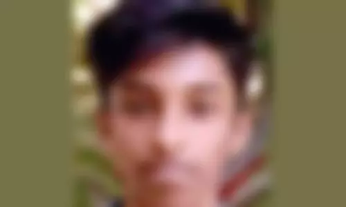 பிறந்தநாள் கொண்டாட்டம், சவால் விட்டு ரெயில் மீது ஏறிய மாணவர் உயிரிழப்பு..!