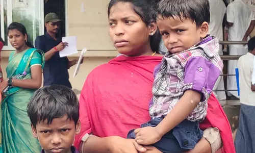 சவுதிஅரேபியாவில் இறந்து போன கணவனின் உடலை மீட்டு தர வேண்டும்- கலெக்டரிடம் கண்ணீர் மல்க மனைவி மனு