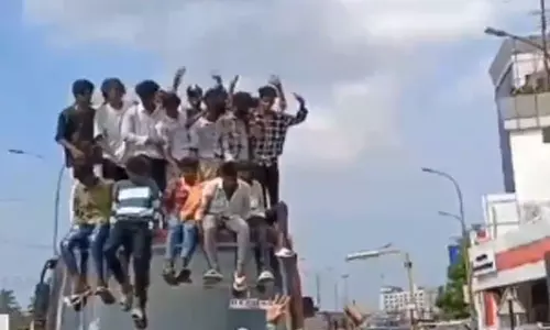 ரூட் தல விவகாரம்- பச்சையப்பன் கல்லூரி மாணவர்கள் அடாவடி