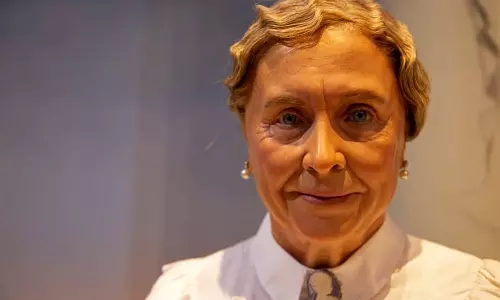 குறைகளை கடந்து வெற்றிபெற்ற ஹெலன் கெல்லர்