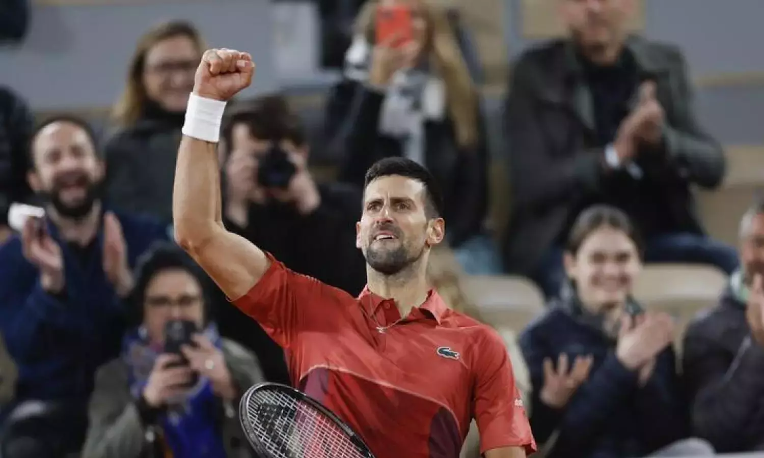 காயத்தால் விலகிய டி மினார்: விம்பிள்டன் அரையிறுதிக்கு முன்னேறினார் ஜோகோவிச்