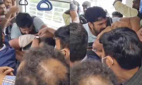 மெட்ரோ ரெயிலில் சண்டை போட்ட பயணிகள்- வீடியோ