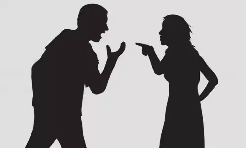 கருப்பு நிறத்தில் கணவன்: பச்சிளம் குழந்தையை மாமியார் வீட்டில் விட்டுச் சென்ற மனைவி