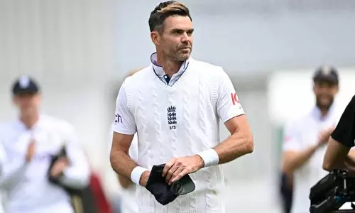 22 ஆண்டுகால கிரிக்கெட் பயணம்: கண்ணீருடன் விடை பெற்றார் ஆண்டர்சன்- வைரல் வீடியோ